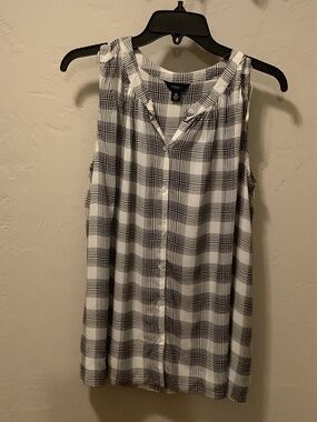 Intro women’s top size medium